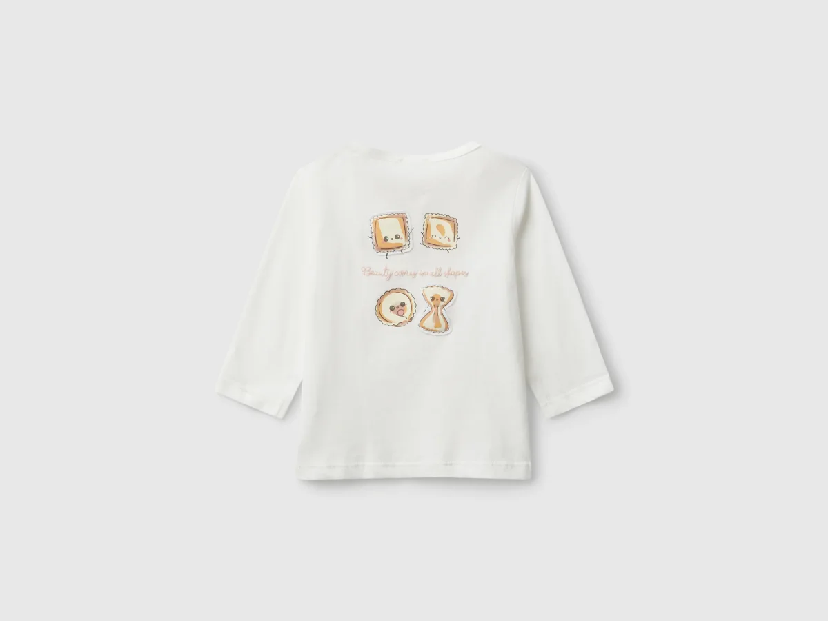 T-shirt com estampa e patch - Image 3