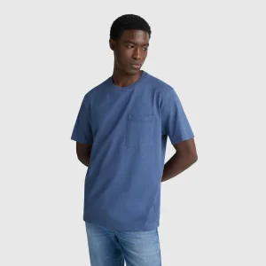 T-shirt em algodão com bolso pequeno