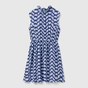 Vestido curto com estampa de laços