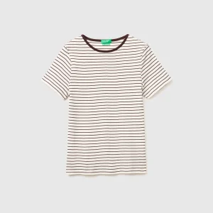 T-shirt de gola redonda às riscas