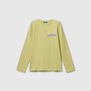 T-shirt com estampa glitter