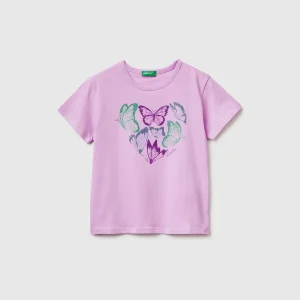 T-shirt com estampa glitter