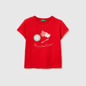 T-shirt com estampa glitter