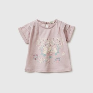 T-shirt com estampa e bordado
