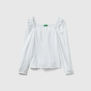 Blusa slim fit com decote quadrado