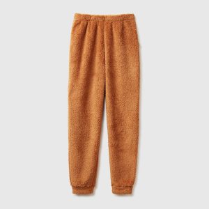 Joggers em pelo sintético