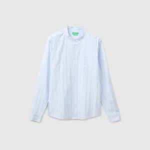 Camisa às riscas gola coreana