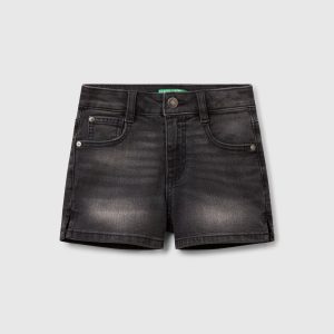 Calças curtas em denim