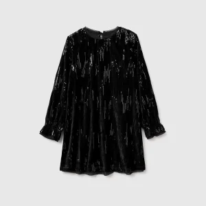 Vestido de veludo com lantejoulas