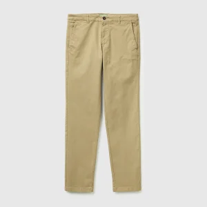 Chinos slim fit em algodão