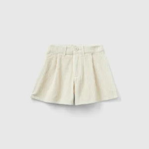 Bermudas em veludo canelado