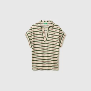 T-shirt às riscas com gola tipo polo