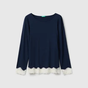 Camisola fluida com renda