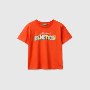 T-shirt em algodão orgânico com estampa logótipo