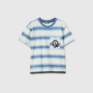 T-shirt riscada com patch