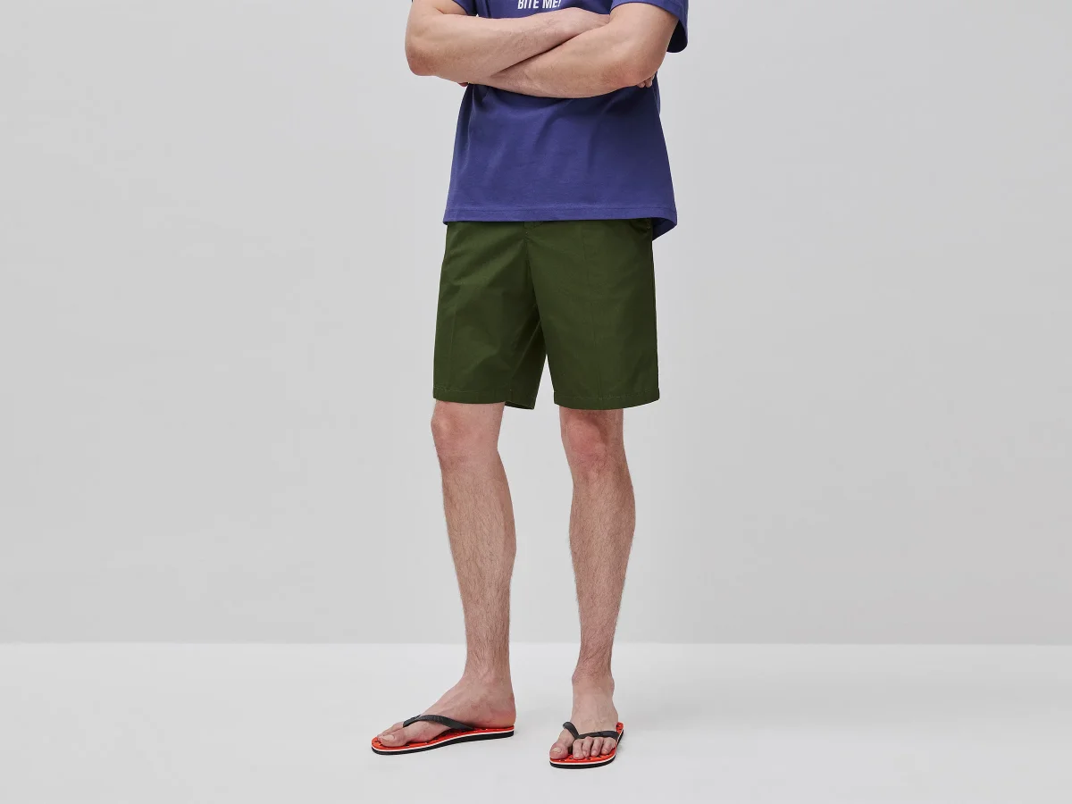 Bermudas chino em algodão leve