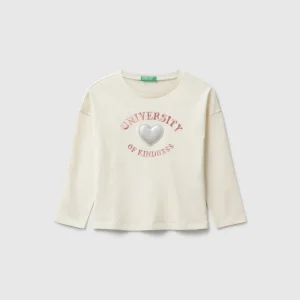 T-shirt com aplicação