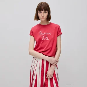 T-shirt com texto bordado