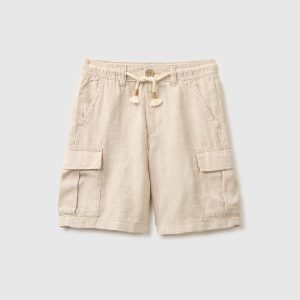 Bermudas cargo em mistura de linho