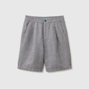 Bermudas regular fit em mistura de linho