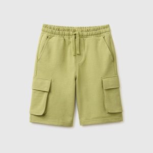 Bermudas em felpo com bolsos
