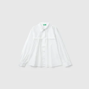 Camisa com folhos na pala