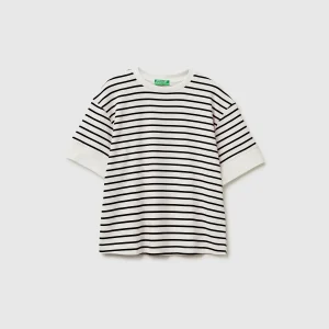 T-shirt de manga curta às riscas