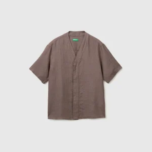 Camisa decote em V em linho puro